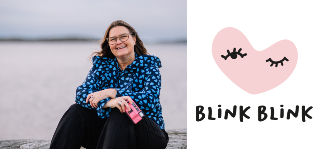 Hon fotar kvinnor med hjärtat